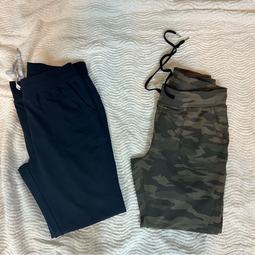 ZYIA  Navy and Camouflage Jogger Bundle